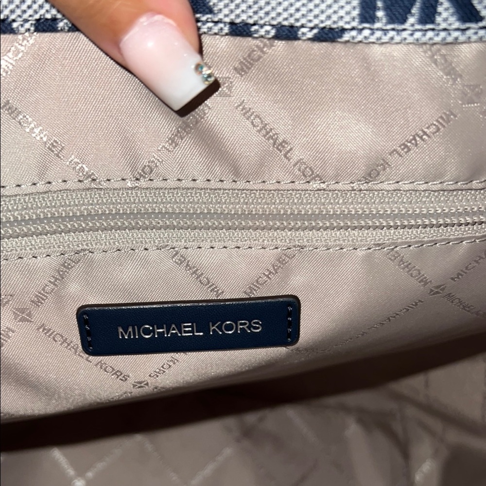 Michael Kors Navy and White Tote Bag - Picture 7 of 10